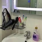 Stylish With Private Terrace - Side גולם