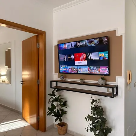 Stylish With Private Terrace - Side