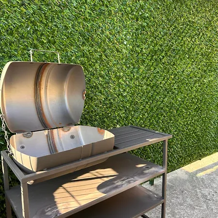Stylish With Private Terrace - Side غوليم
